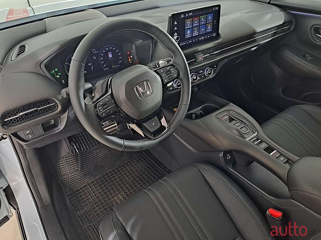 2023' Honda ZR-V photo #4