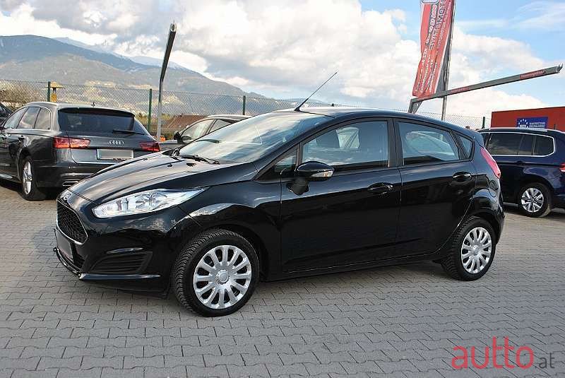 2017' Ford Fiesta photo #2