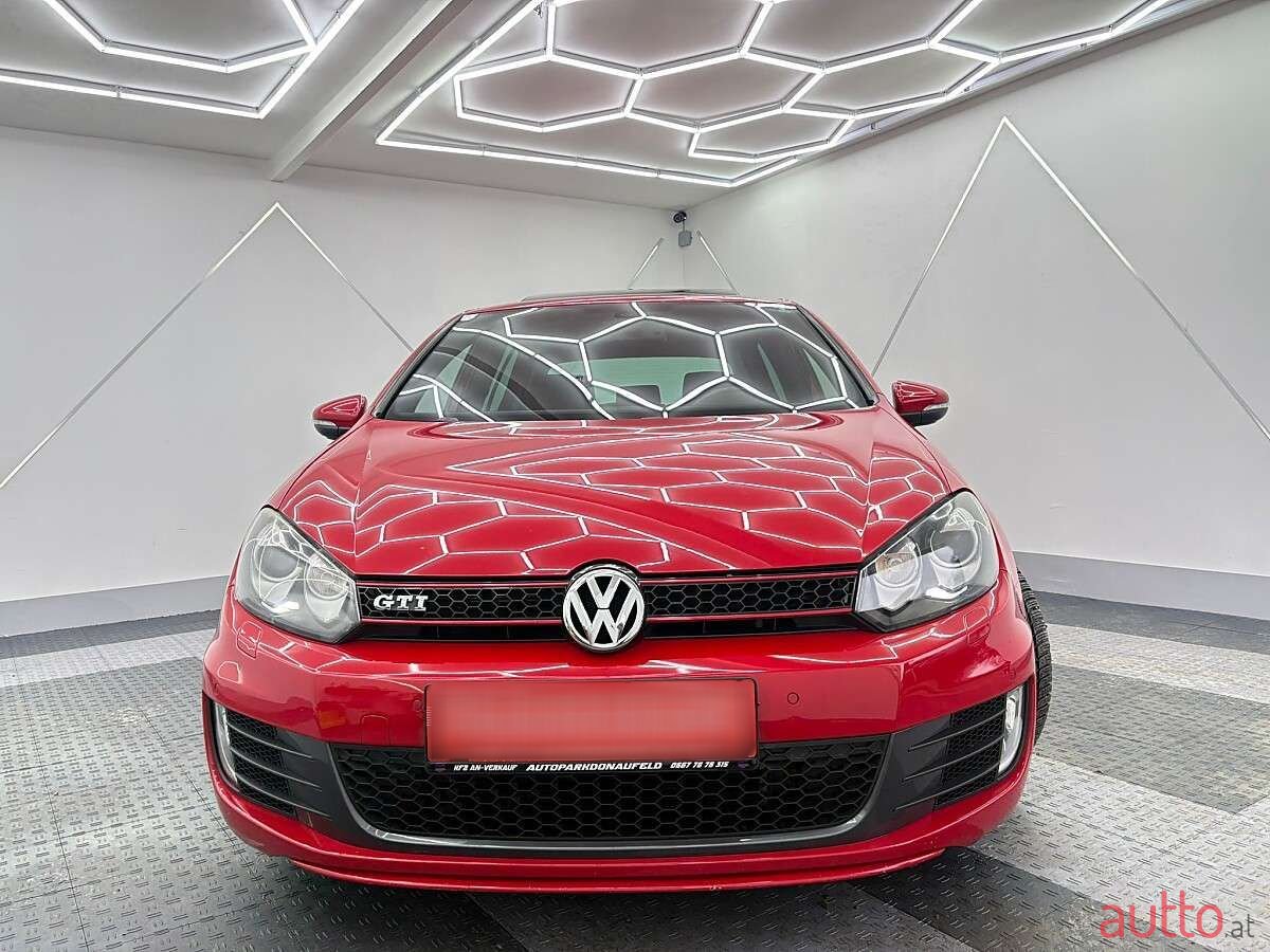 2010' Volkswagen Golf photo #2