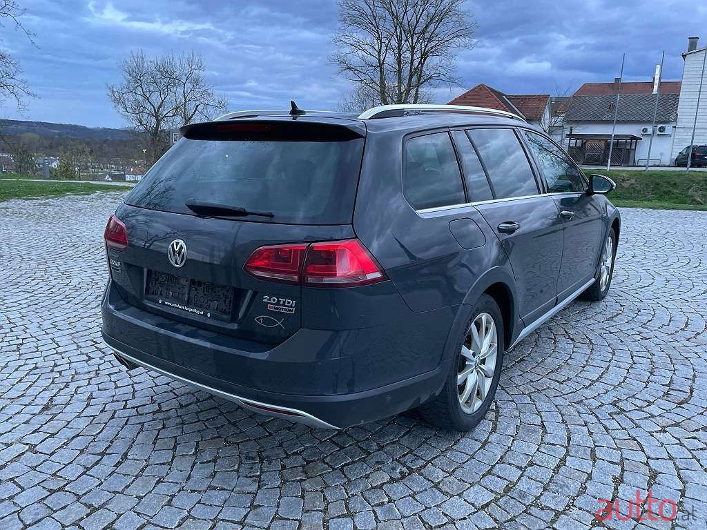 2016' Volkswagen Golf photo #6