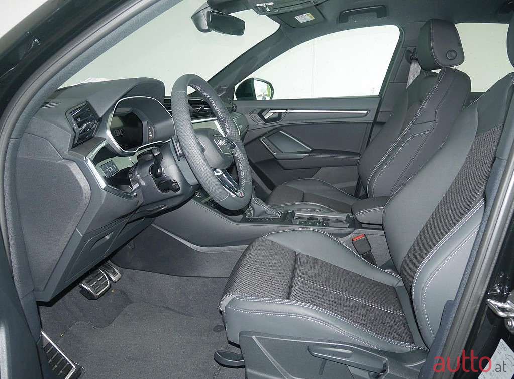 2023' Audi Q3 photo #3