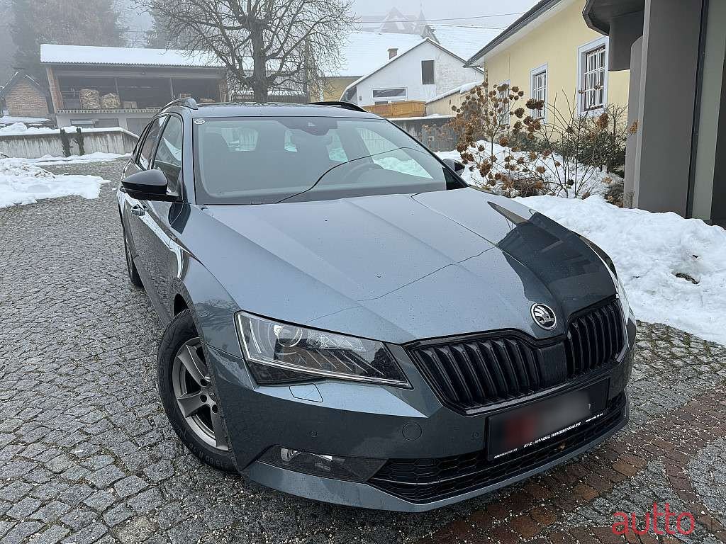 2019' Skoda Superb photo #4