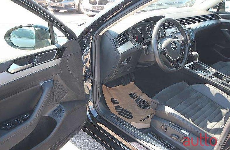 2016' Volkswagen Passat photo #2