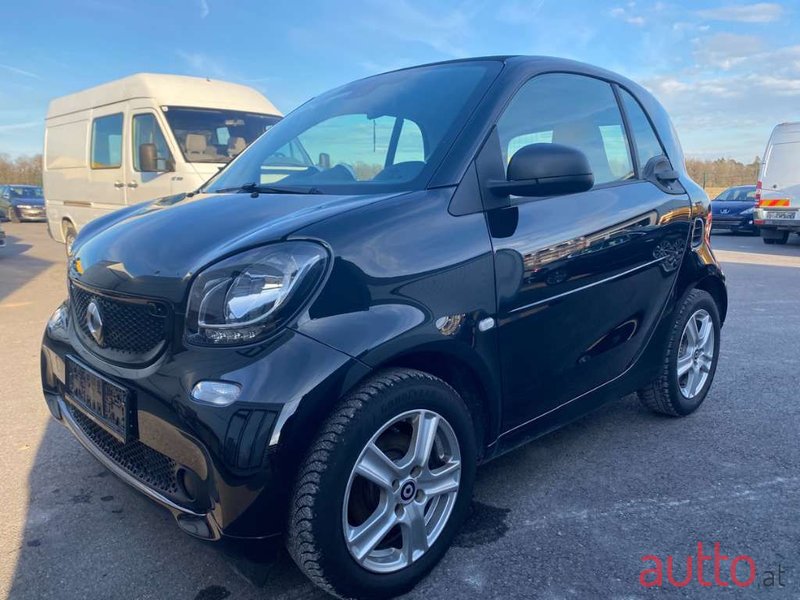 2018' Smart Fortwo photo #2