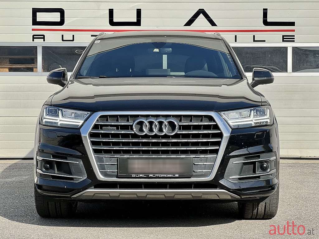 2017' Audi Q7 photo #6