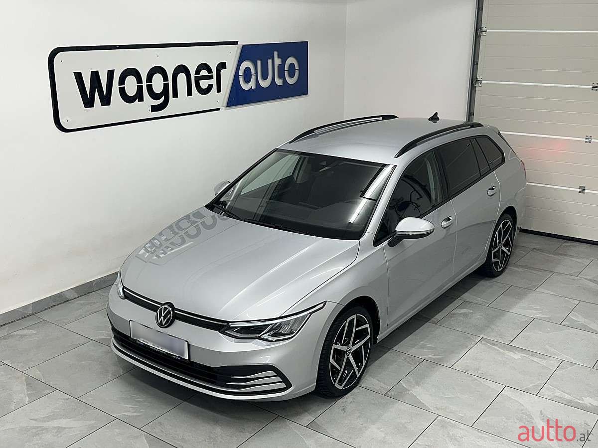 2023' Volkswagen Golf photo #3