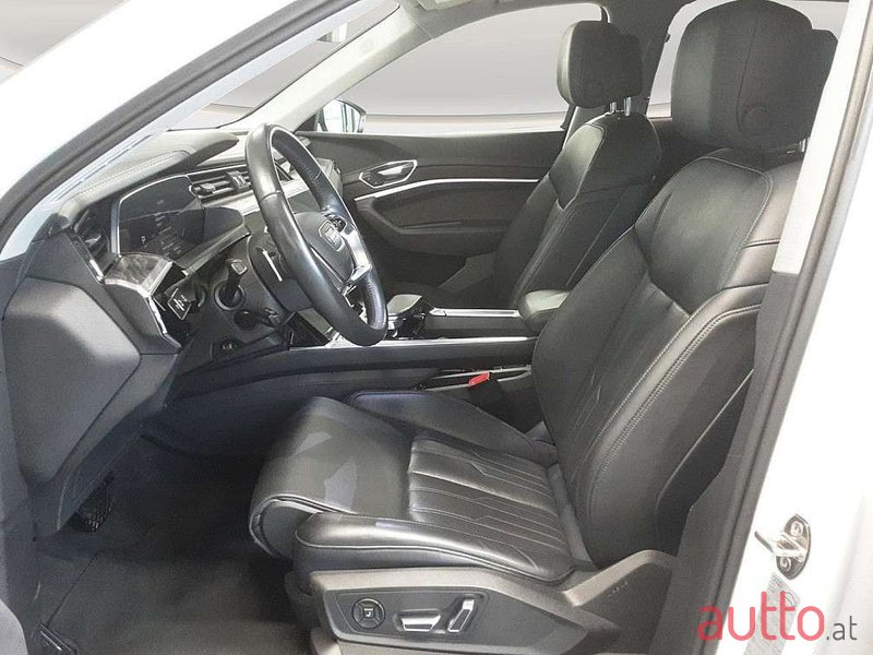 2019' Audi e-tron photo #6