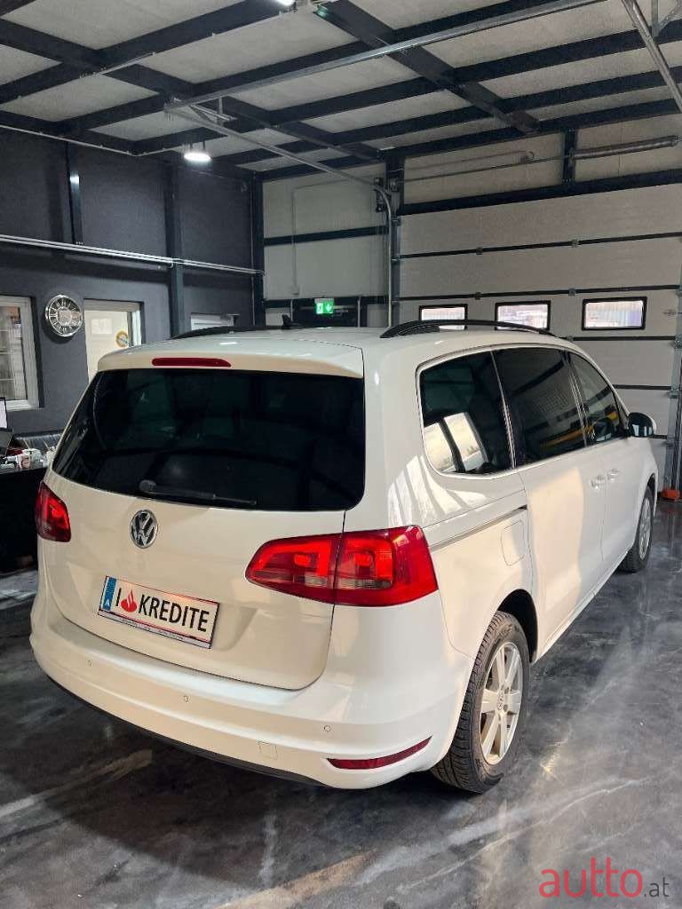 2011' Volkswagen Sharan photo #4