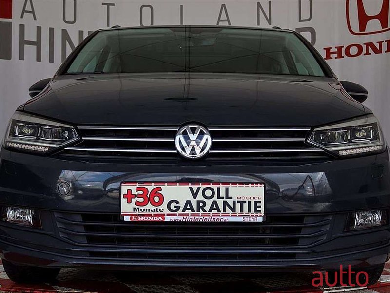 2018' Volkswagen Touran photo #5