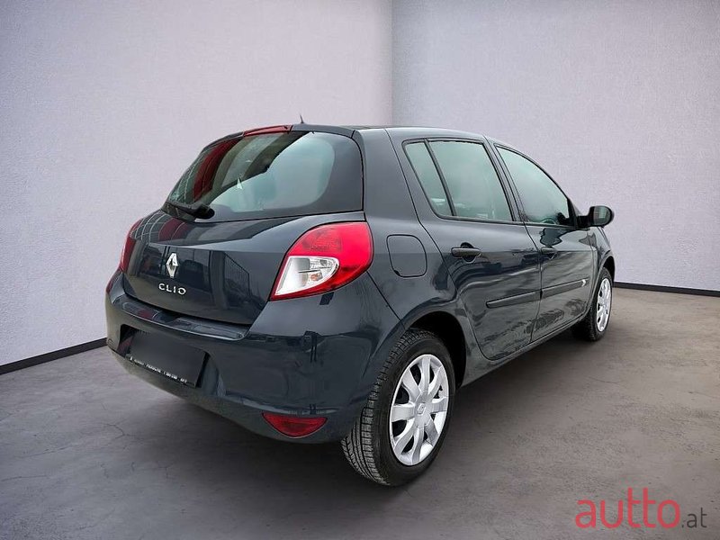 2012' Renault Clio photo #4