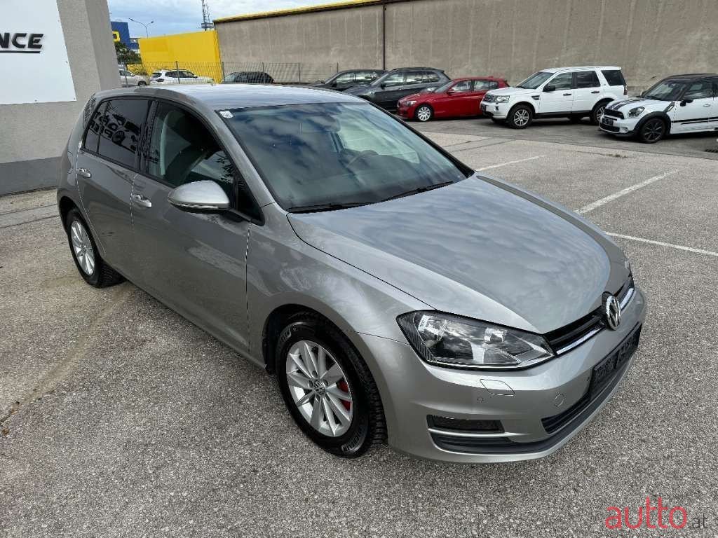 2016' Volkswagen Golf photo #2