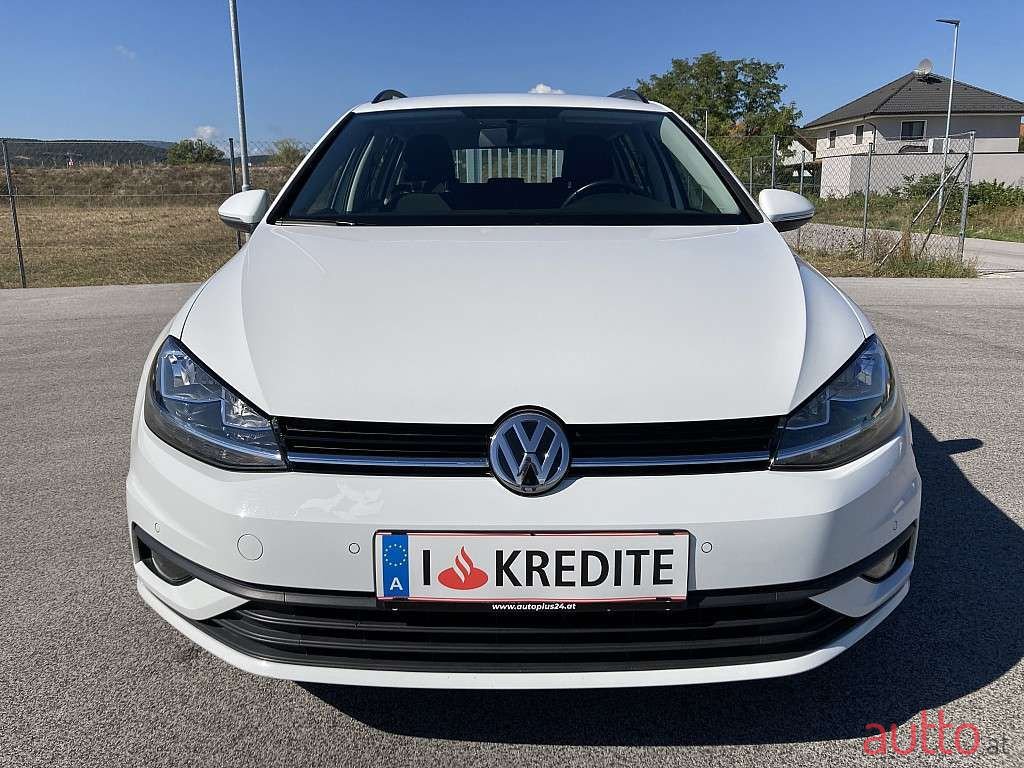 2019' Volkswagen Golf photo #1