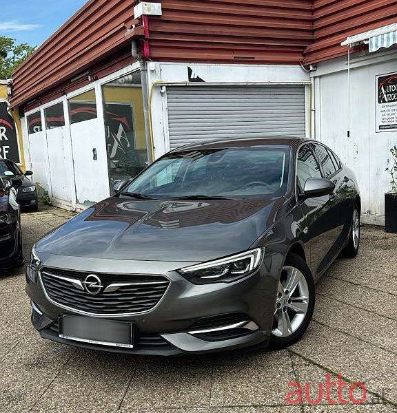 2018' Opel Insignia photo #1