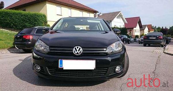 2009' Volkswagen Golf photo #1