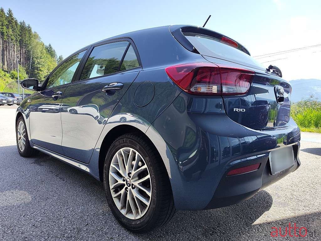 2019' Kia Rio photo #5