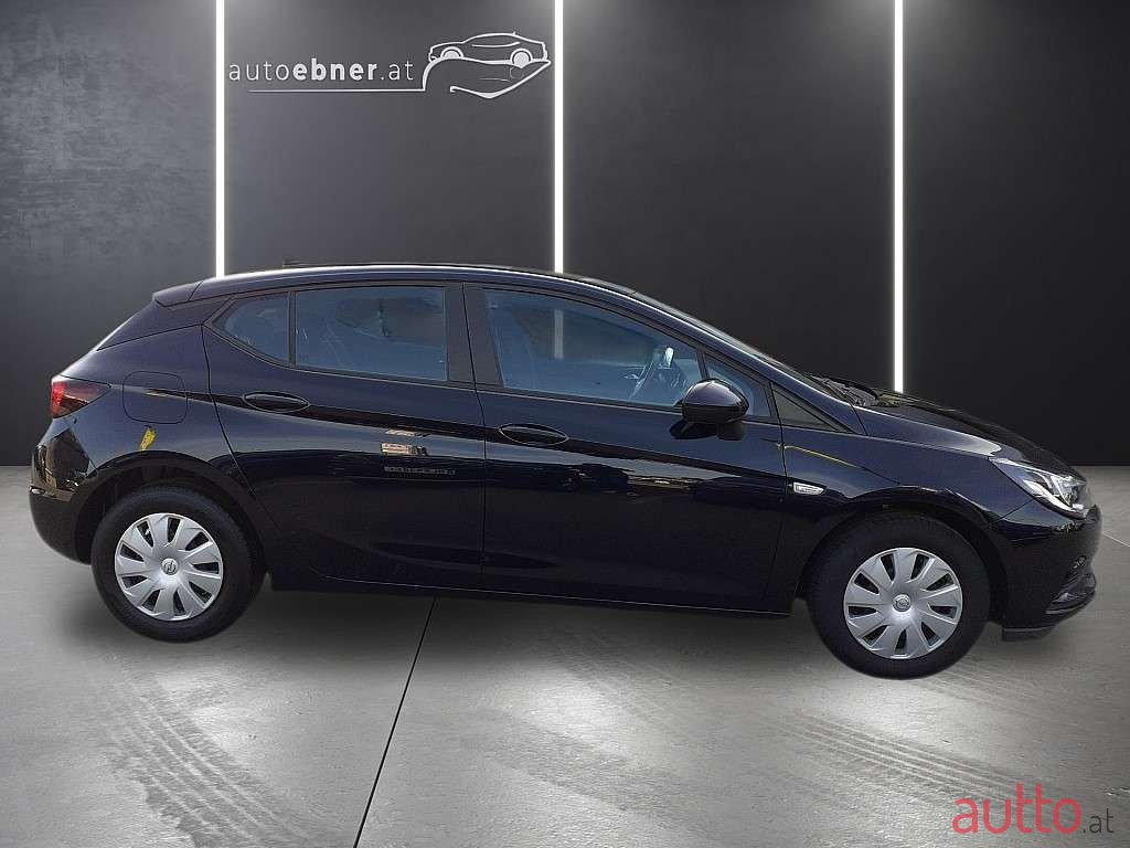 2018' Opel Astra photo #4