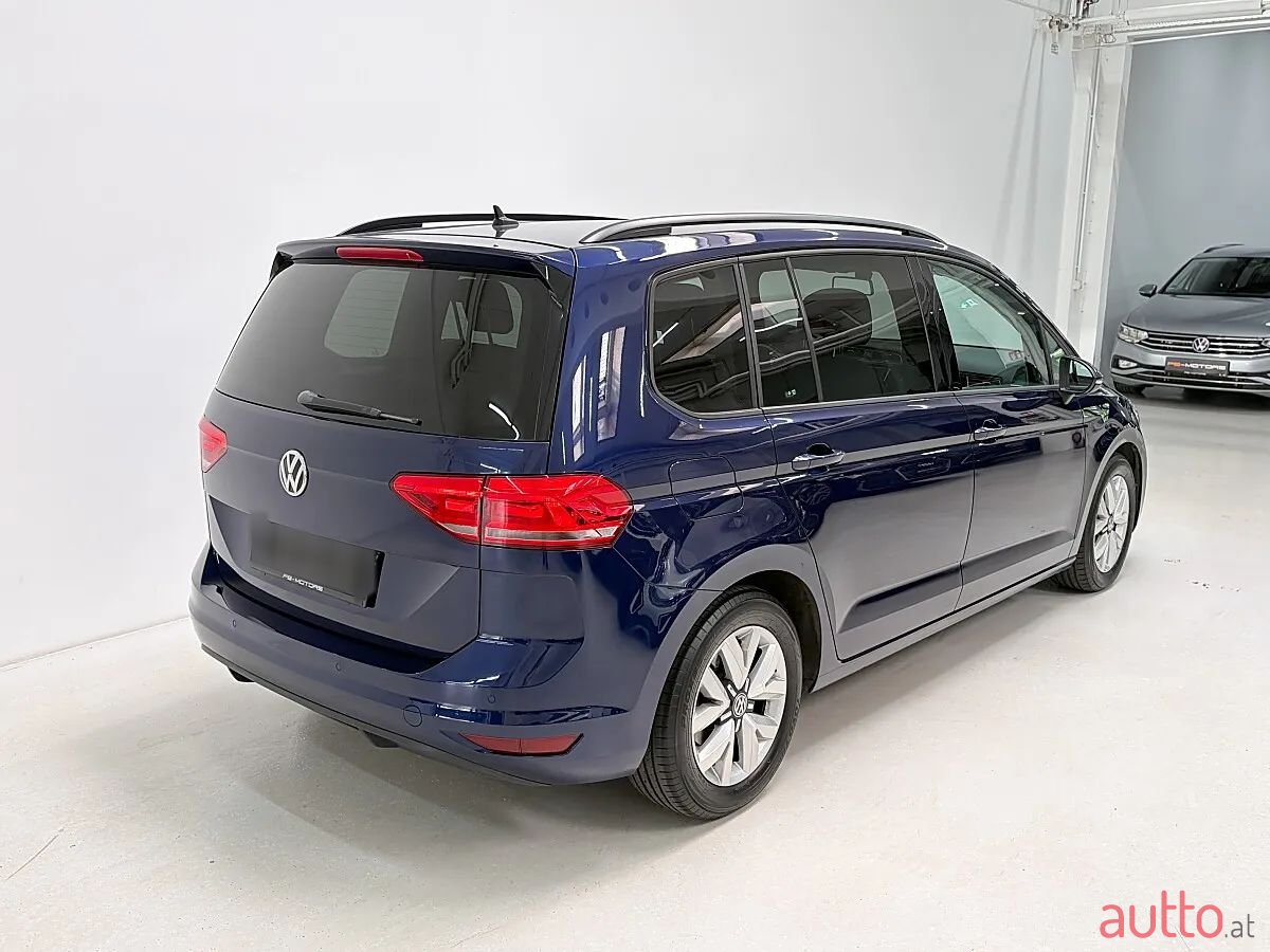 2016' Volkswagen Touran photo #4