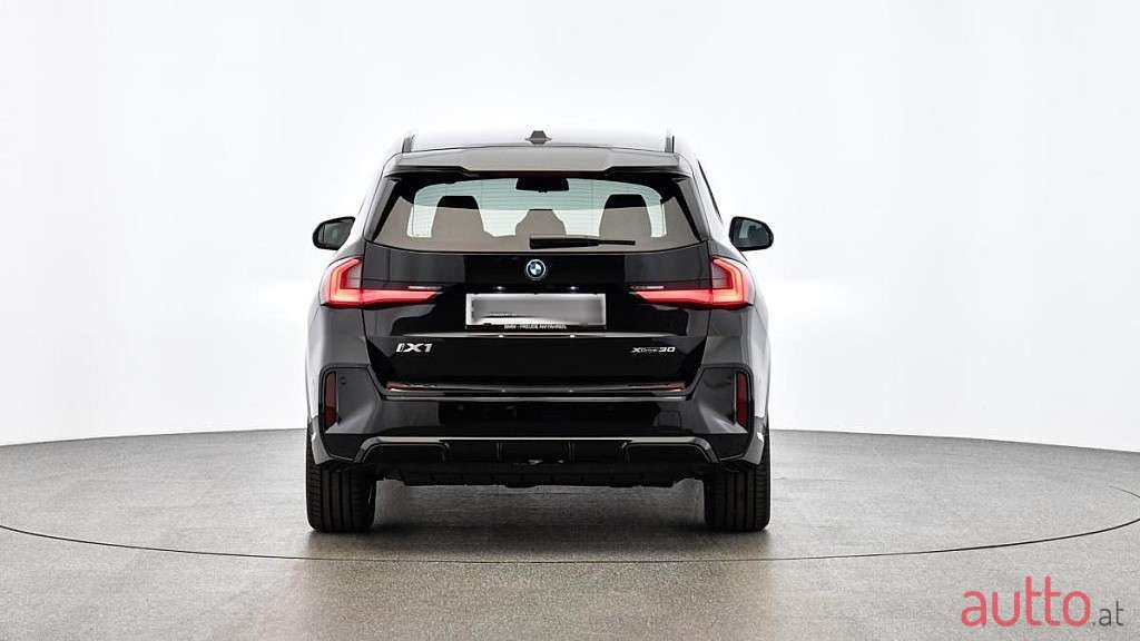 2024' BMW iX1 photo #2