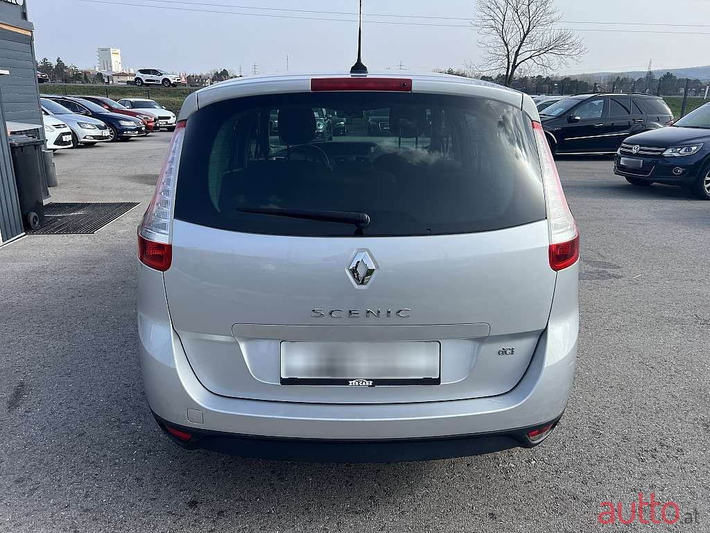 2012' Renault Grand Scenic photo #5