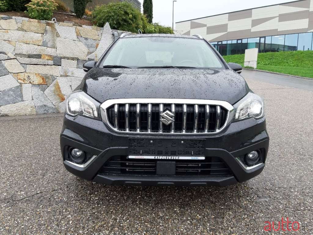 2016' Suzuki SX4 photo #2