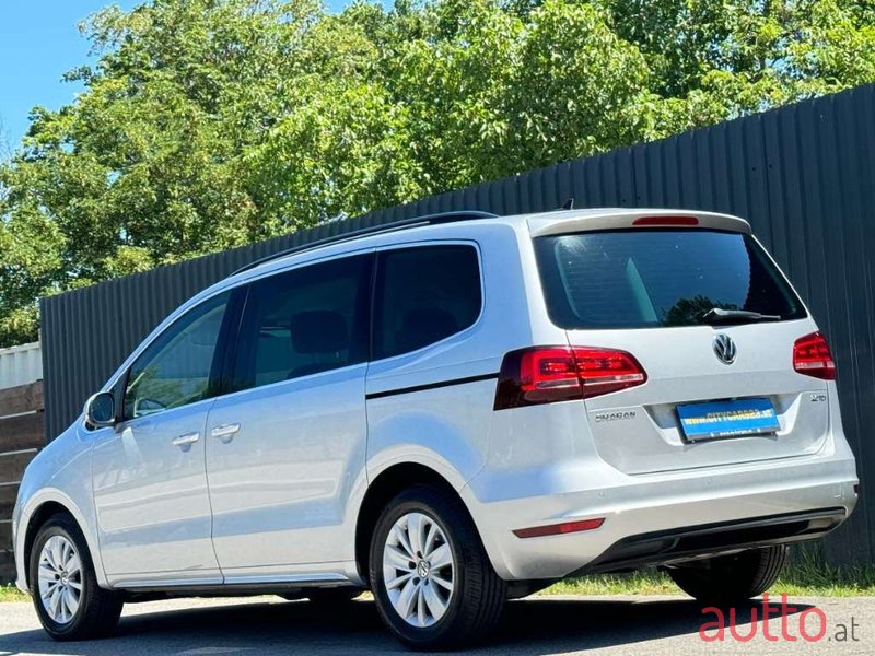 2016' Volkswagen Sharan photo #2