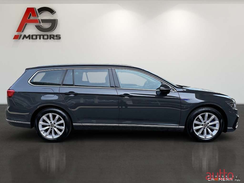 2021' Volkswagen Passat photo #4