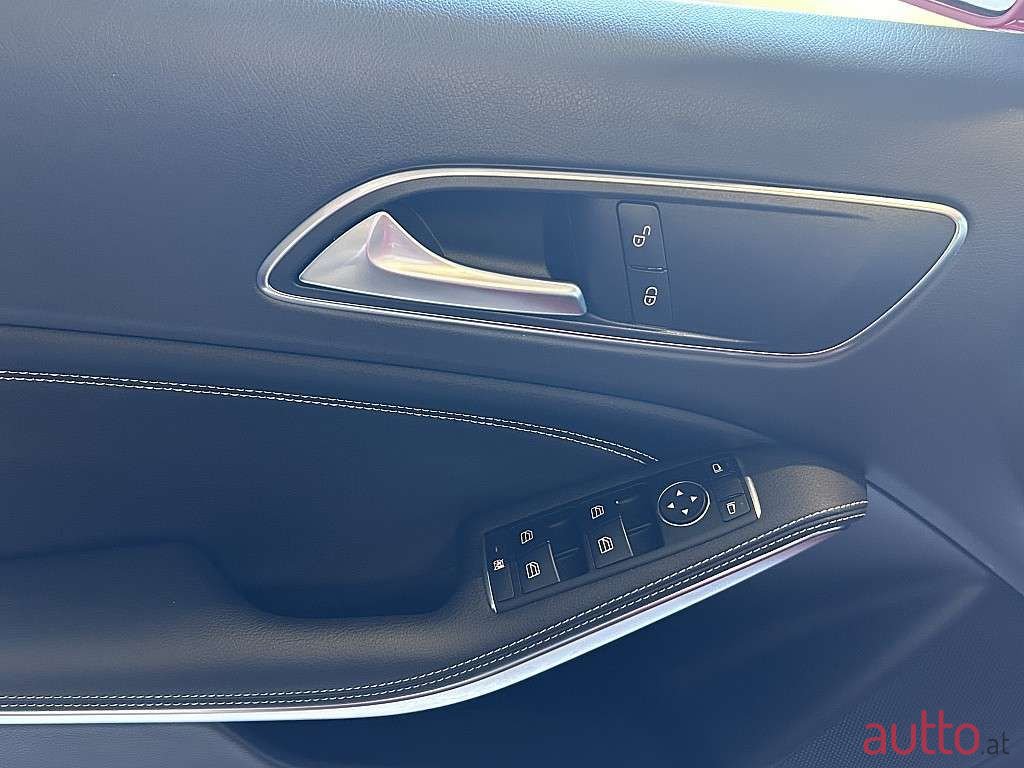 2015' Mercedes-Benz A-Klasse photo #3