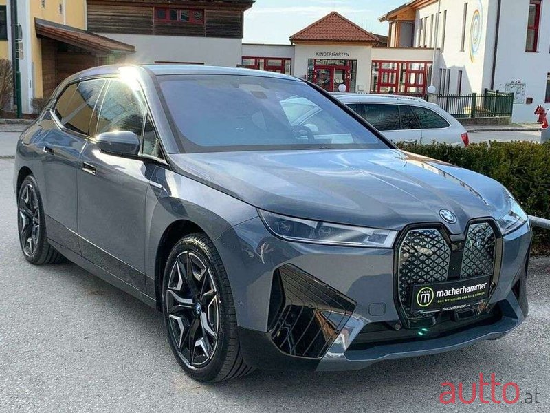 2022' BMW iX photo #2