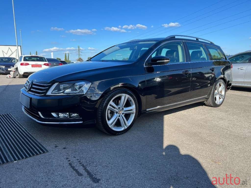 2011' Volkswagen Passat photo #6