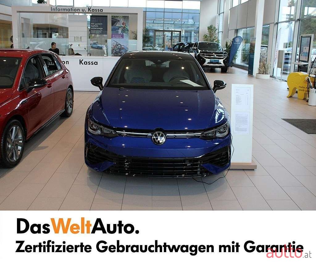 2023' Volkswagen Golf photo #3