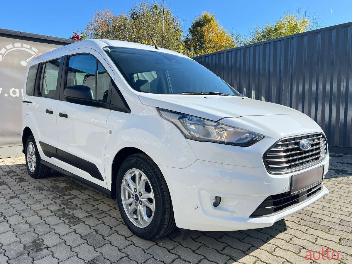 2021' Ford Tourneo photo #3