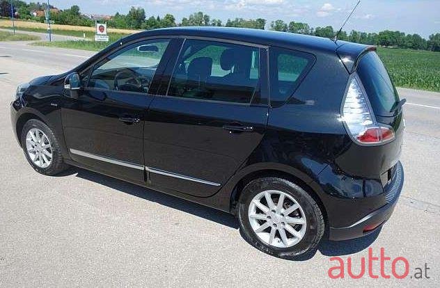 2015' Renault Scenic photo #2