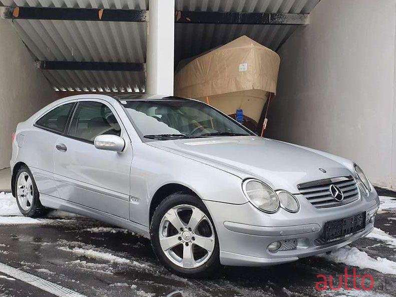 2002' Mercedes-Benz C-Klasse photo #1