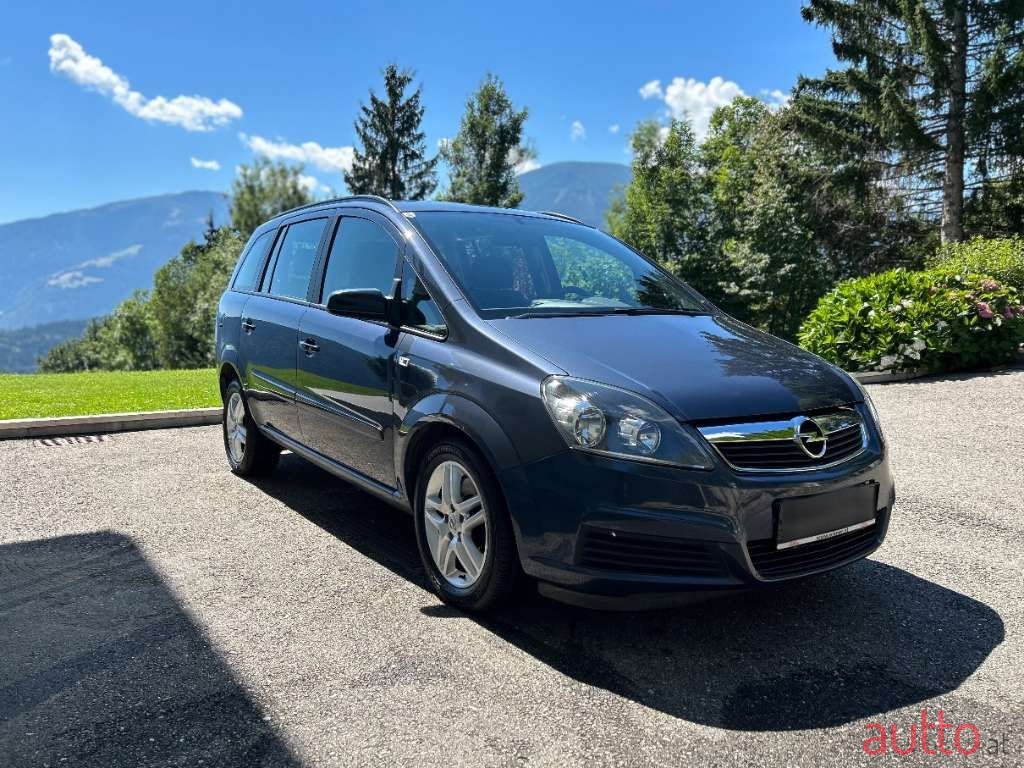 2007' Opel Zafira photo #3