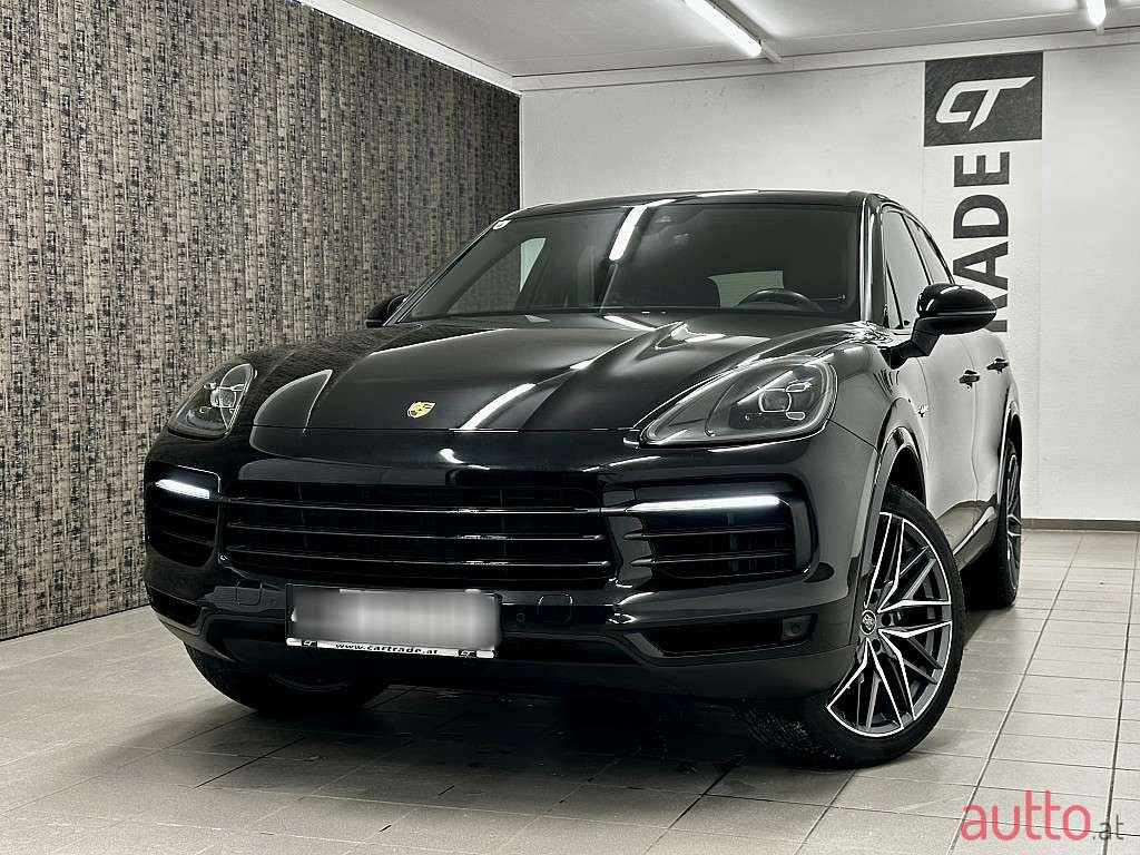 2020' Porsche Cayenne photo #1