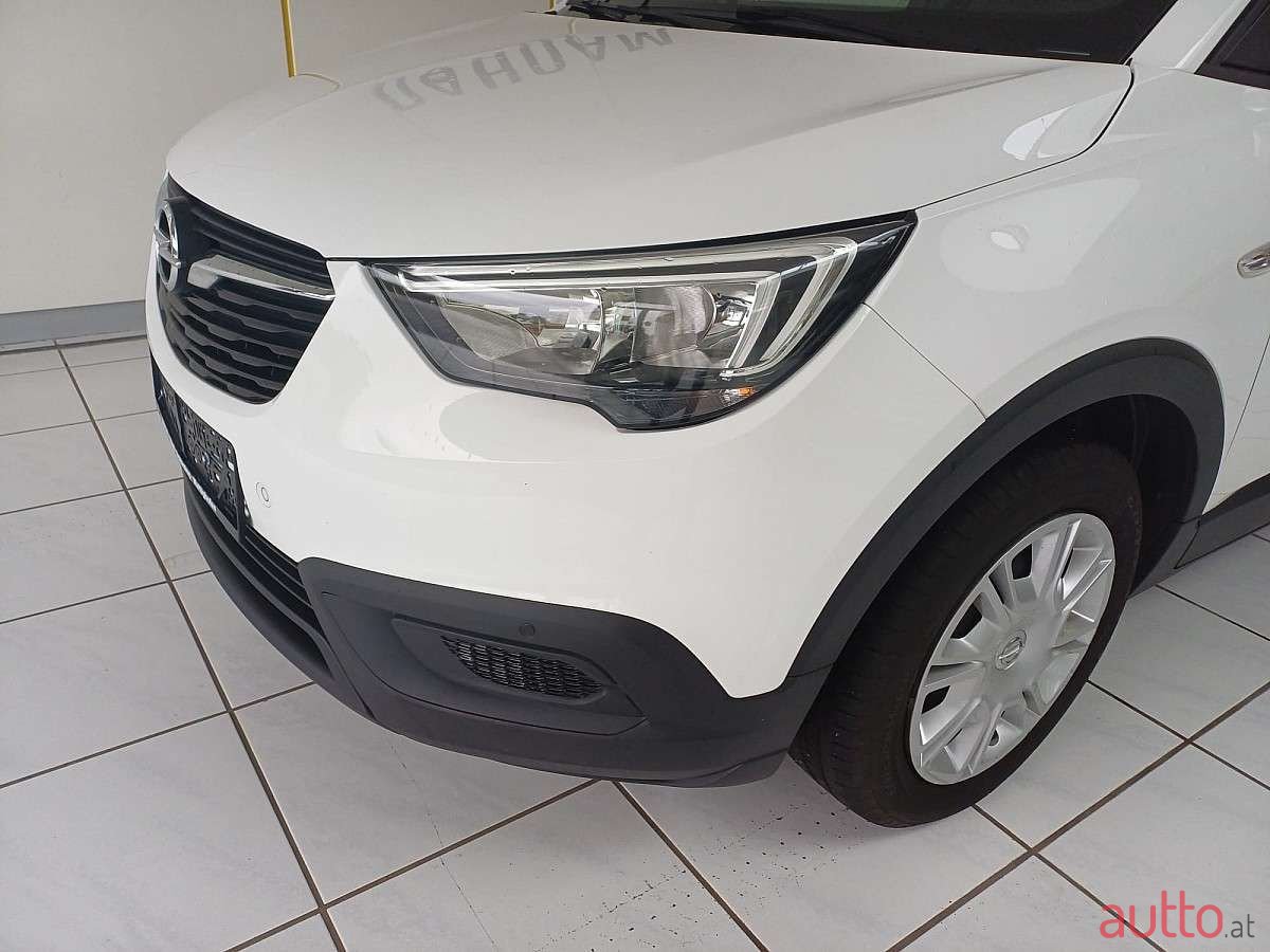 2020' Opel Crossland X photo #2