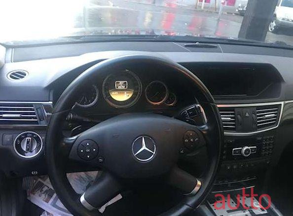 2012' Mercedes-Benz E-Klasse photo #1