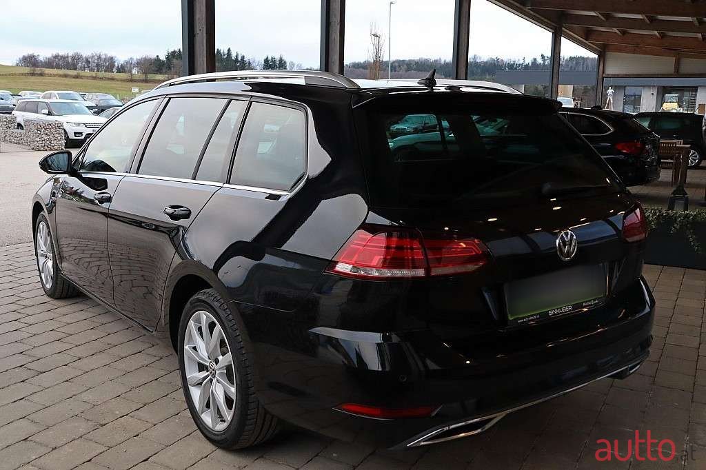 2019' Volkswagen Golf photo #3