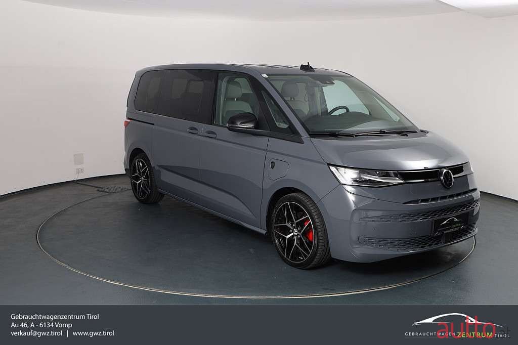 2022' Volkswagen Multivan photo #3