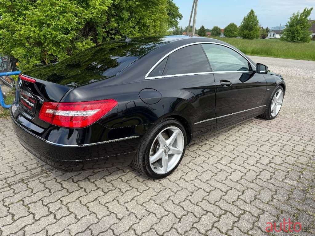 2010' Mercedes-Benz E-Klasse photo #4