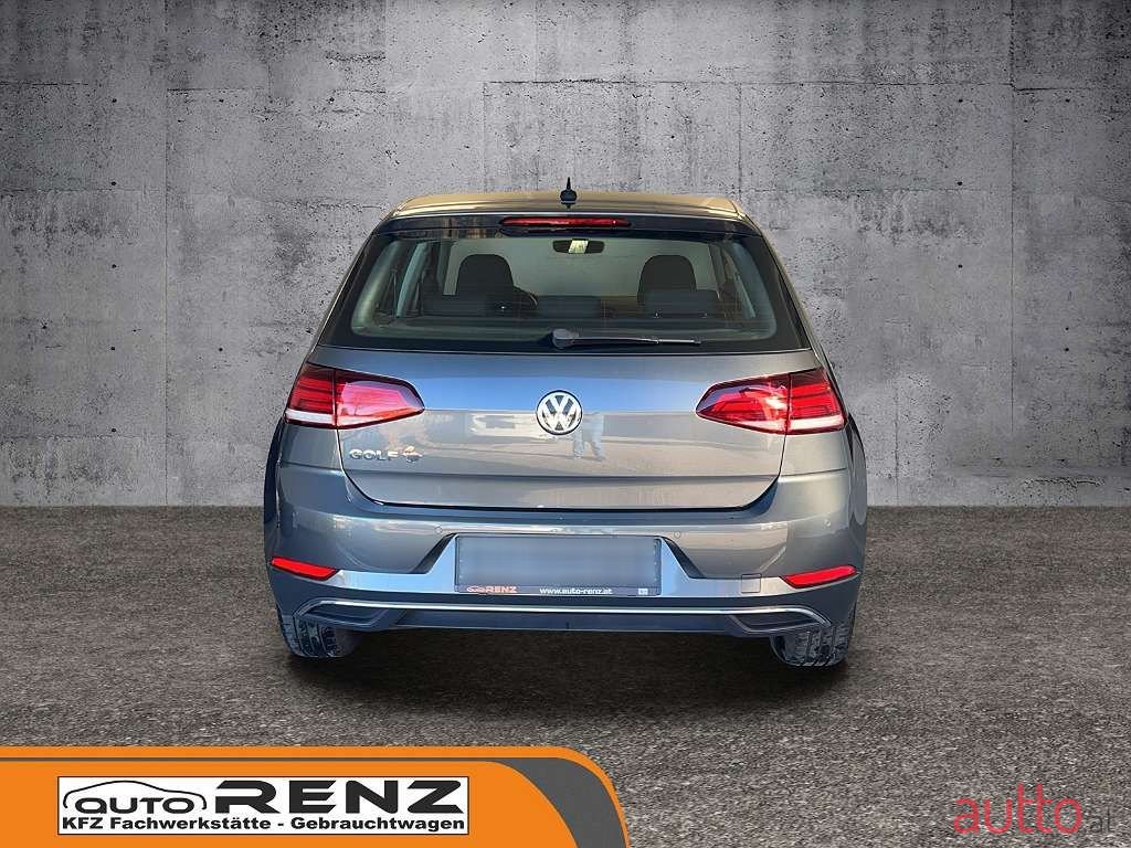 2019' Volkswagen Golf photo #5