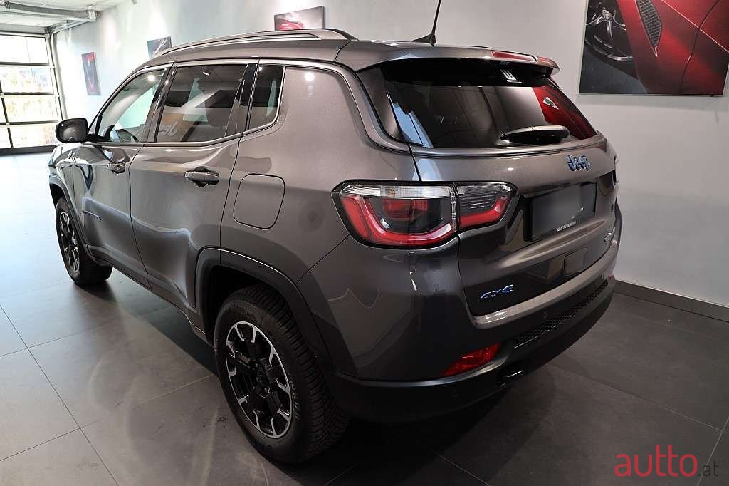 2020' Jeep Compass photo #4