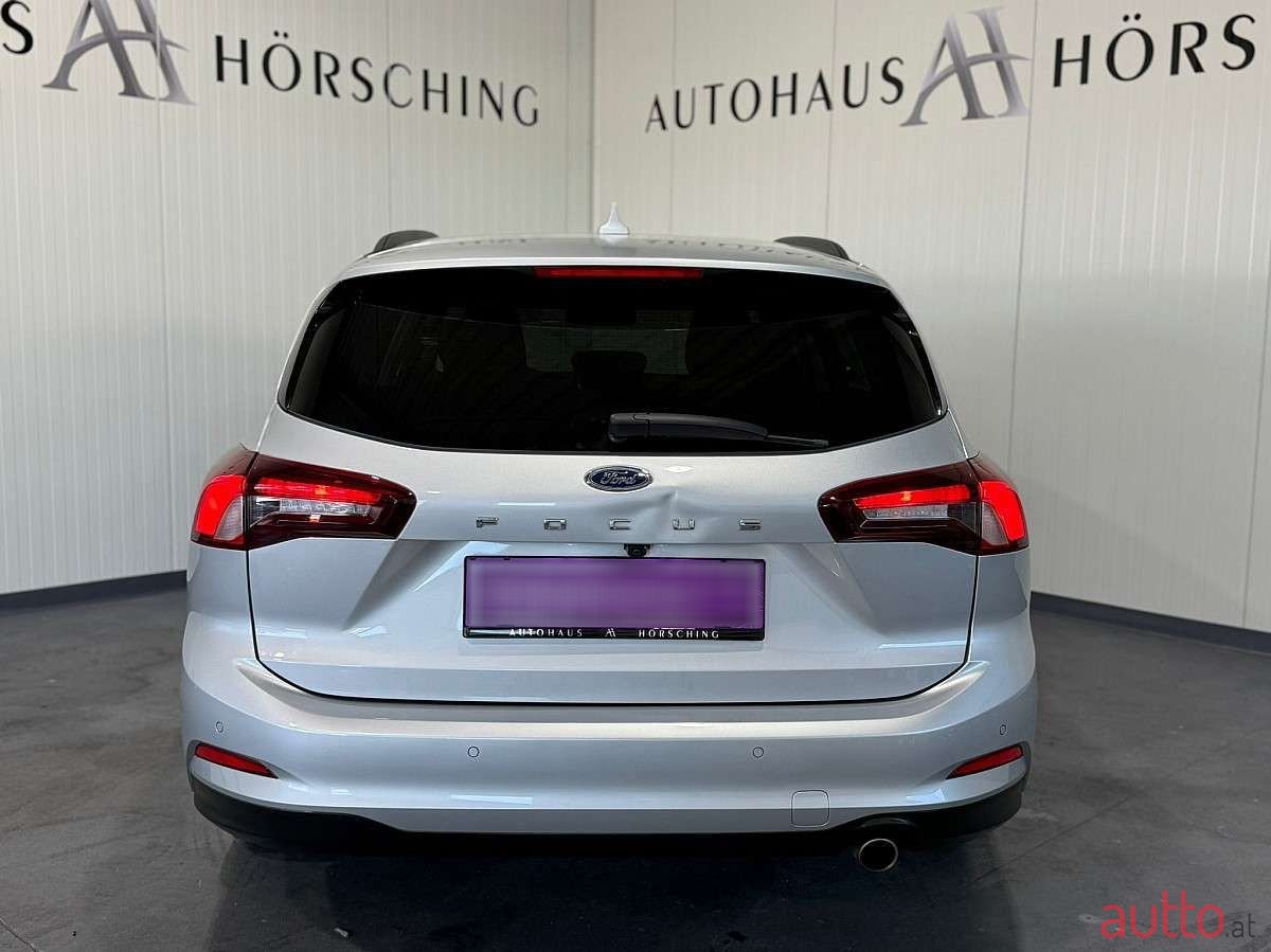 2022' Ford Focus photo #5