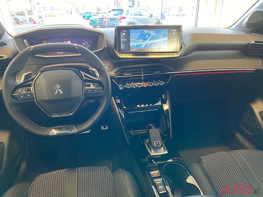 2021' Peugeot 208 photo #3