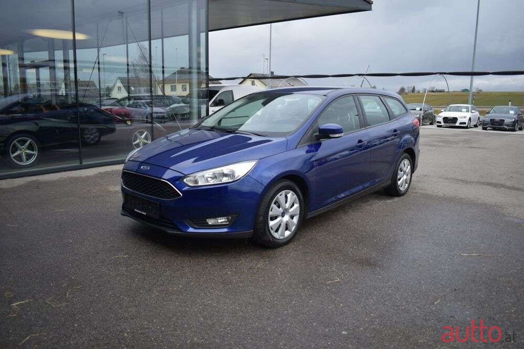 2017' Ford Focus photo #2