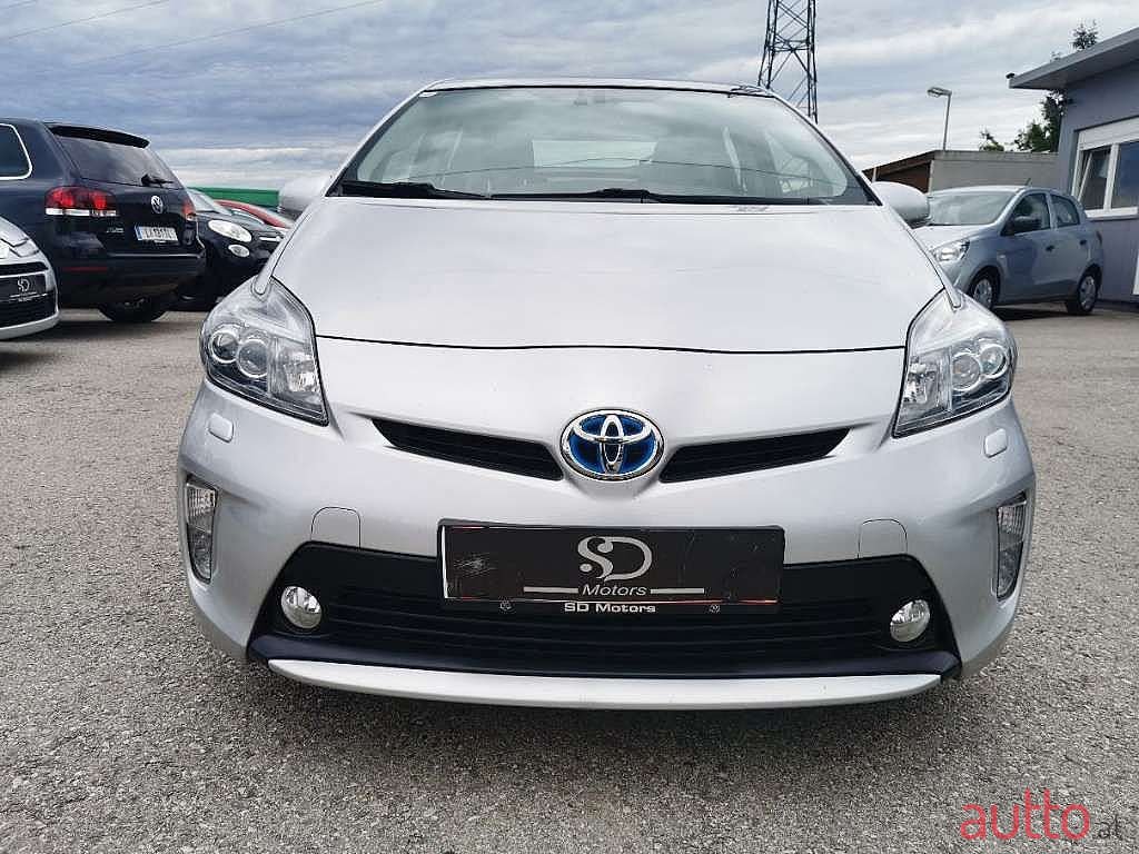 2014' Toyota Prius photo #2