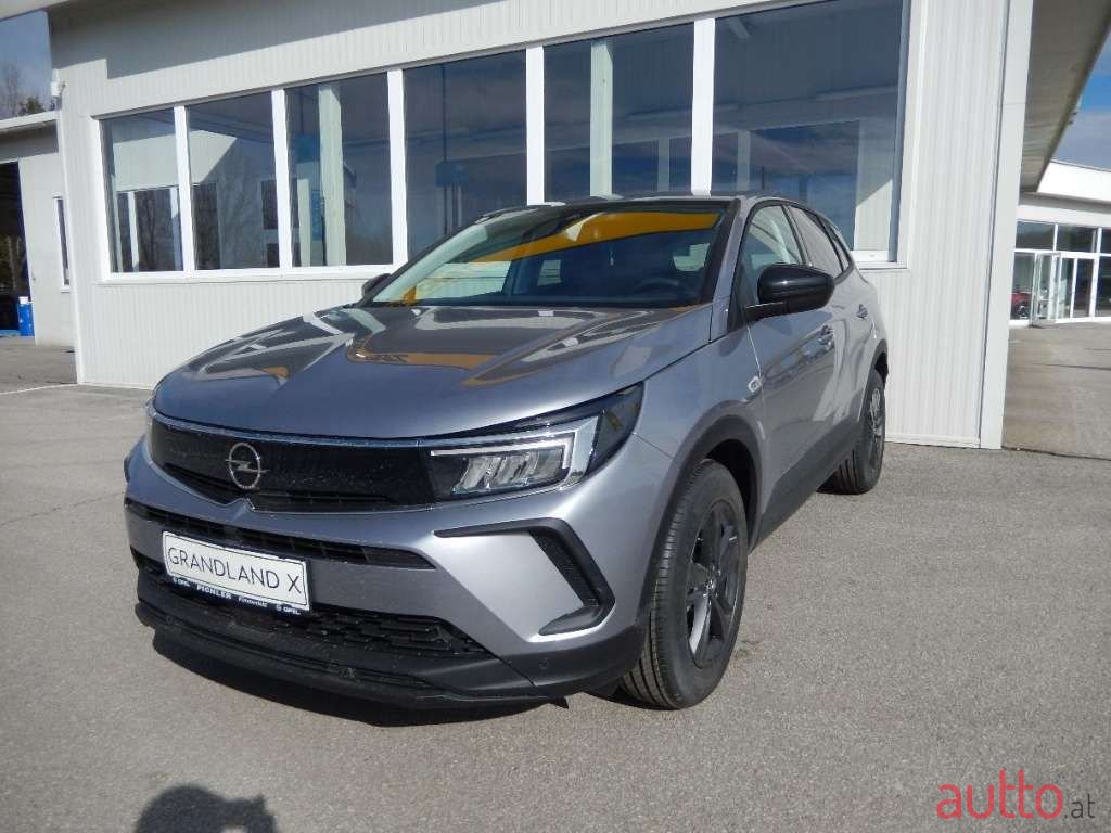 2022' Opel Grandland X photo #1