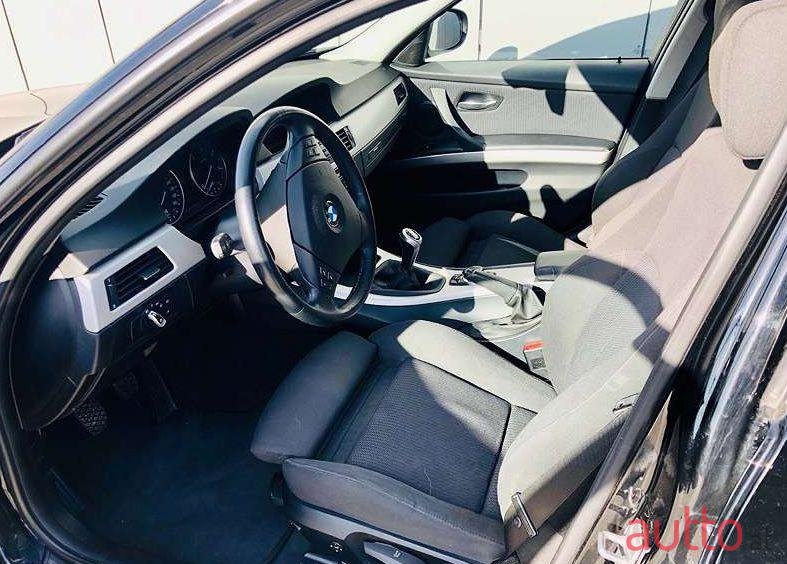 2010' BMW 3Er-Reihe photo #2