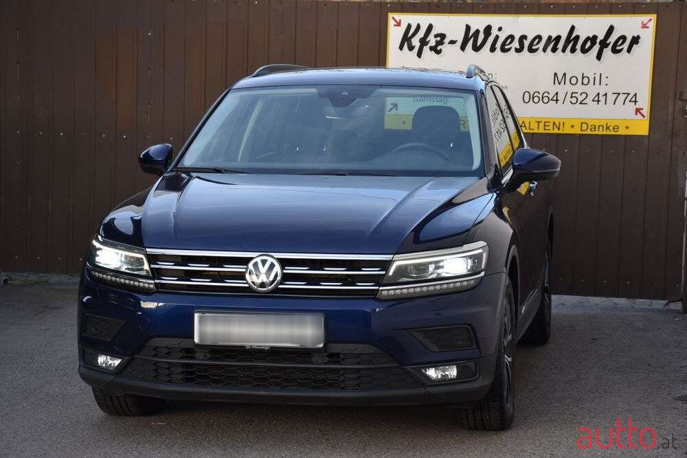 2018' Volkswagen Tiguan photo #2