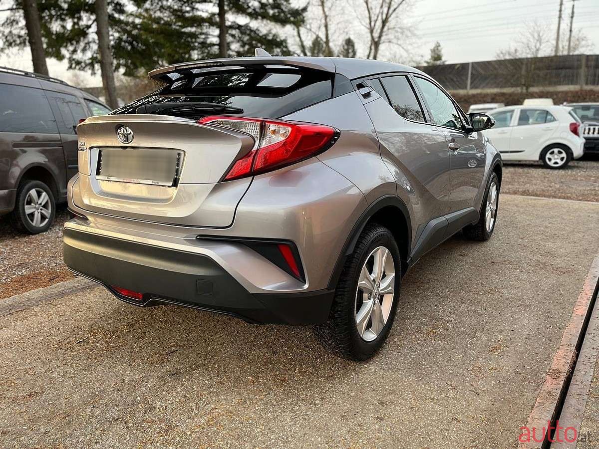 2018' Toyota C-HR photo #4